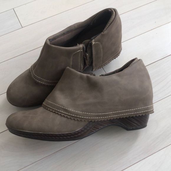 Dr Scholl's Women's Tuscany-ACS Fold Over Wedge Ankle Boots Brown Size 9M - Picture 1 of 5